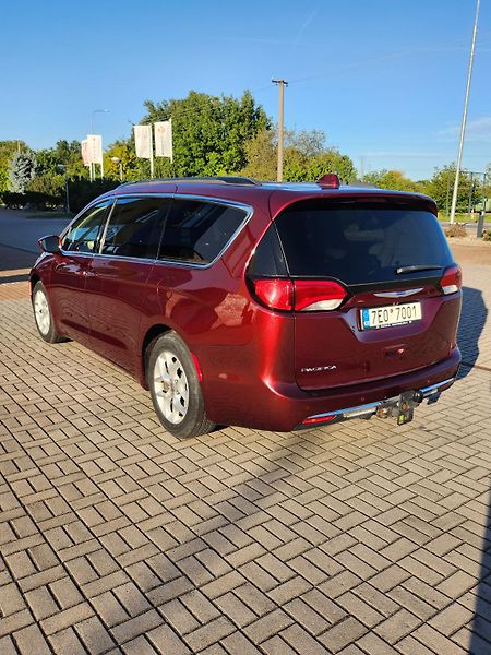 Chrysler Pacifica (2018)  Touring L, 8 míst, LPG, TZ - fotka 4 z 38