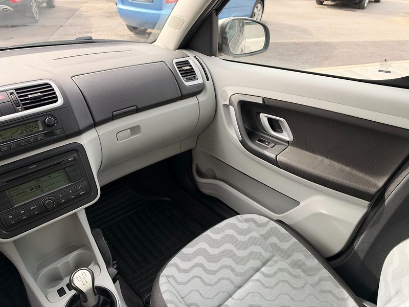 Škoda Roomster (2007) Style 1.4i 63kW - fotka 14 z 27