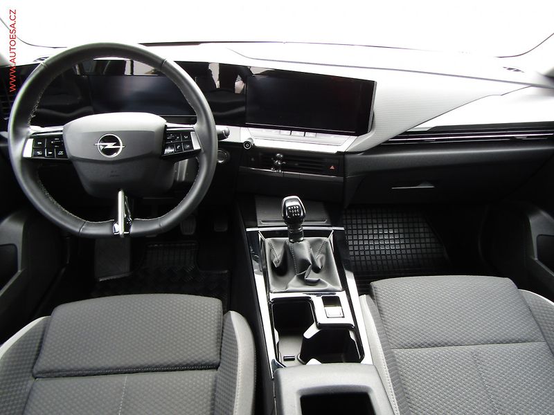 Opel Astra (2024) 1.2 T, ČR, AC, tempo, kamera - fotka 8 z 21