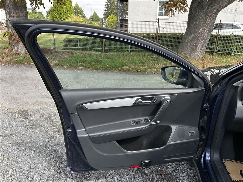 Volkswagen Passat 2,0 TDi 125kW DSG 4x4  Tažné - fotka 10 z 50