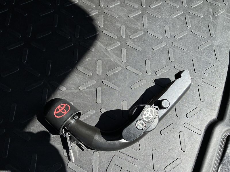Toyota RAV4 2.5 HSD e-CVT AWD Comf. Style - fotka 22 z 23