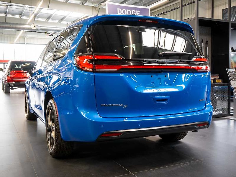 Chrysler Pacifica (2026) 3.6 Select AWD, 360 Cam 2x LCD - fotka 3 z 37