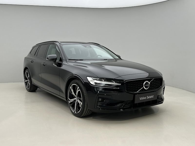 Volvo V60 B4 PLUS DARK PANORAMA - fotka 8 z 49