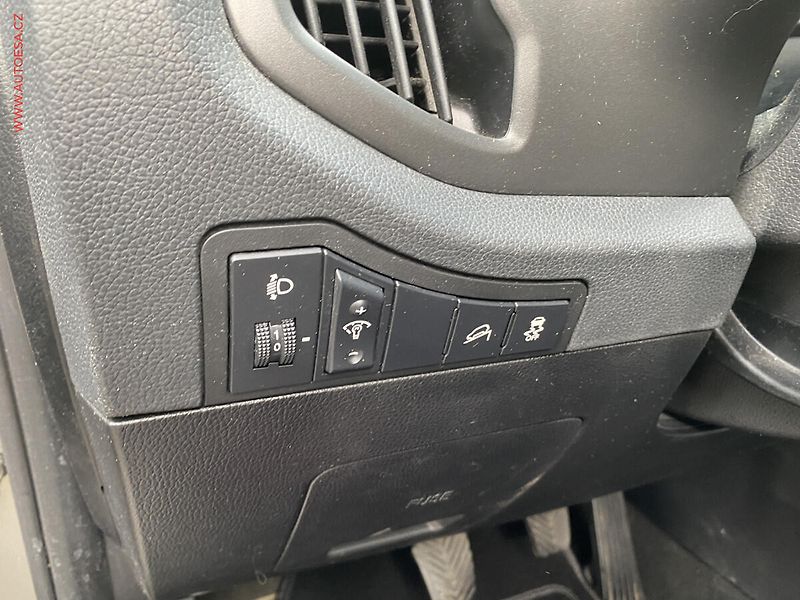 Kia Sportage (2014) 1.7 CRDi, AC, navi, kamera - fotka 15 z 18