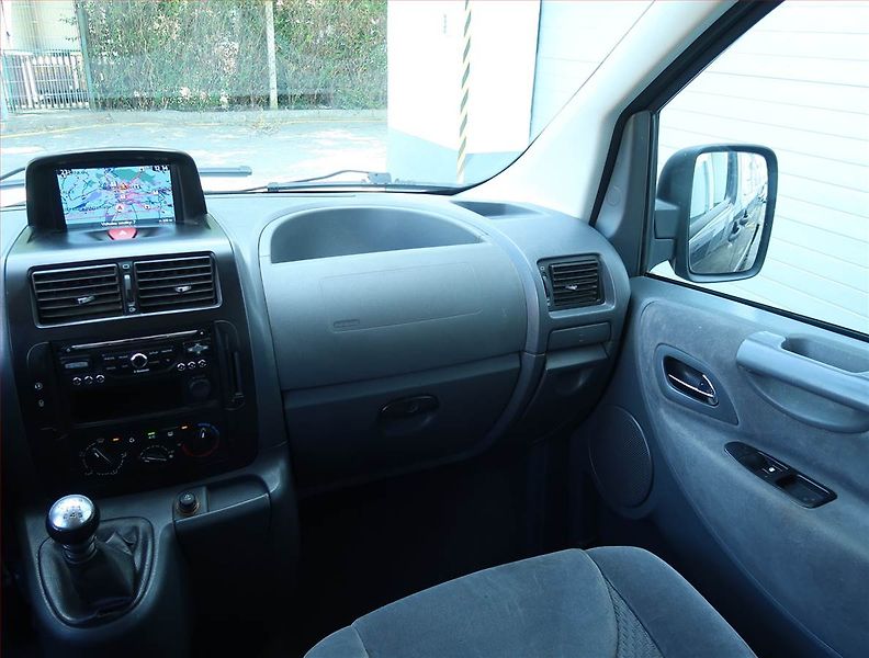 Peugeot Expert (2013) 2.0 HDi, Bus, 5Míst, 1Maj - fotka 8 z 22
