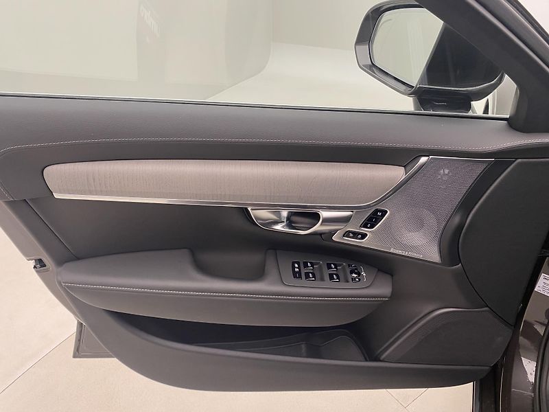 Volvo V90 T8 AWD RECHARGE BRIGHT ULTRA - fotka 7 z 58