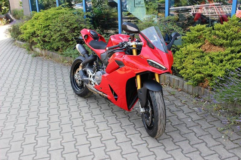 Ducati Panigale V2 (2025) Panigale V2S 896 2025 SKLADEM - fotka 1 z 10