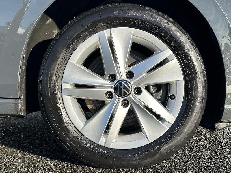 Volkswagen Golf Wa 2.0 Life DT085 2,0 TDI Life - fotka 10 z 21