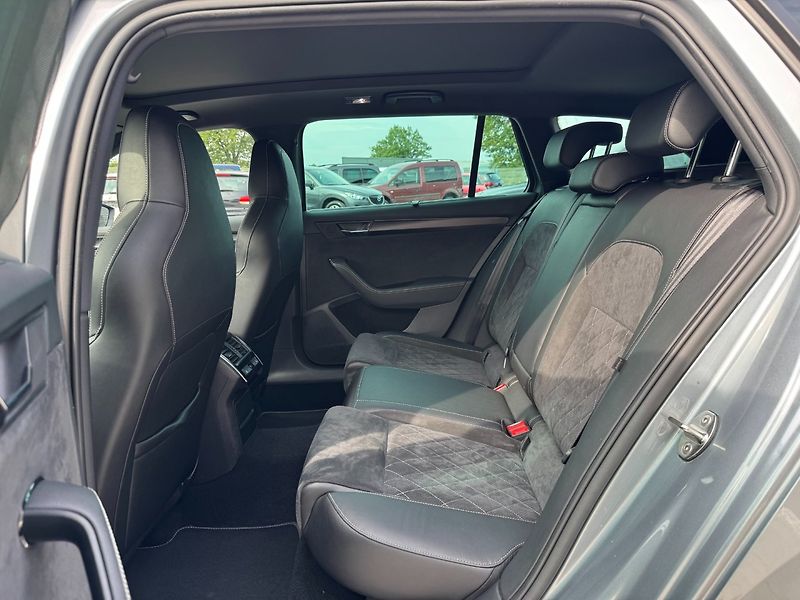 Škoda Superb (2021) Sportline 2.0 TSI DSG 4x4 - fotka 12 z 45