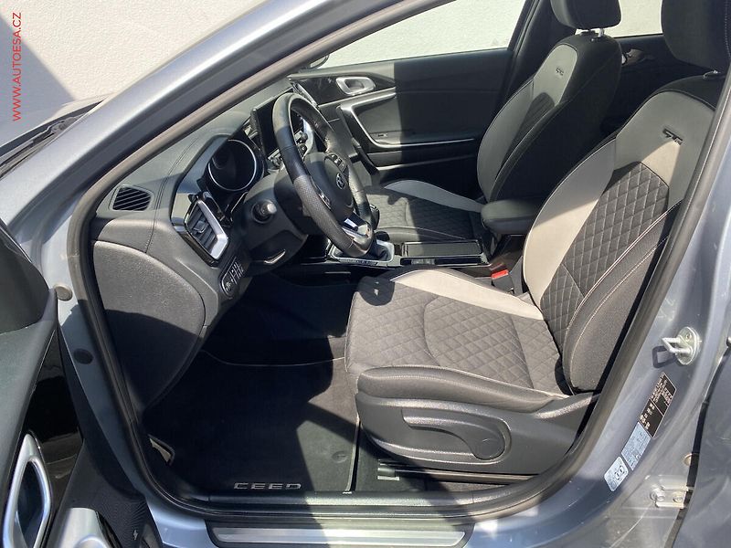 Kia Ceed (2020) 1.4 T- GDi, 1.maj,ČR, GT - fotka 9 z 20