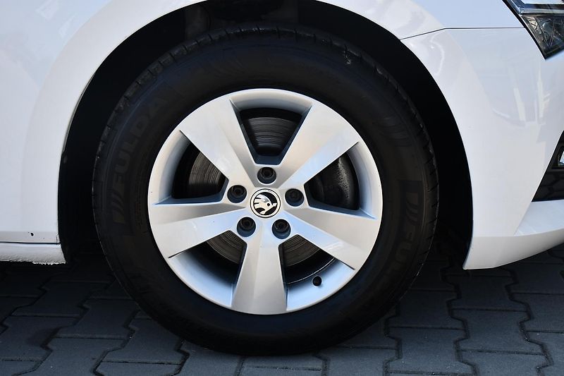 Škoda Superb 1.5TSi 110kW MT CARPLAY  - fotka 46 z 51