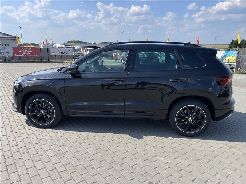 Škoda Karoq 1,5 TSi 110kw SPORTLINE 1maj C - fotka 32 z 36