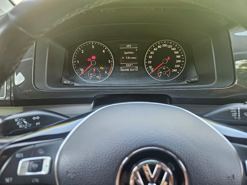 Volkswagen Multivan (2016) T6 long - fotka 23 z 25