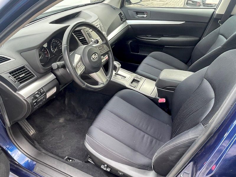 Subaru Legacy (2013) 2.5i / 123 kW 4x4 - fotka 7 z 30