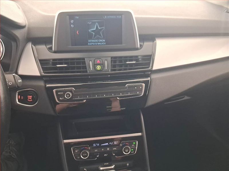 BMW Řada 2 (2018) 218i Gran Tourer, Automat - fotka 12 z 22