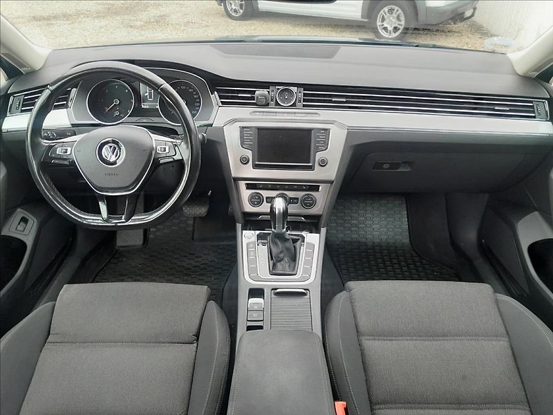 Volkswagen Passat Variant 2.0 TDI 110KW - fotka 37 z 59