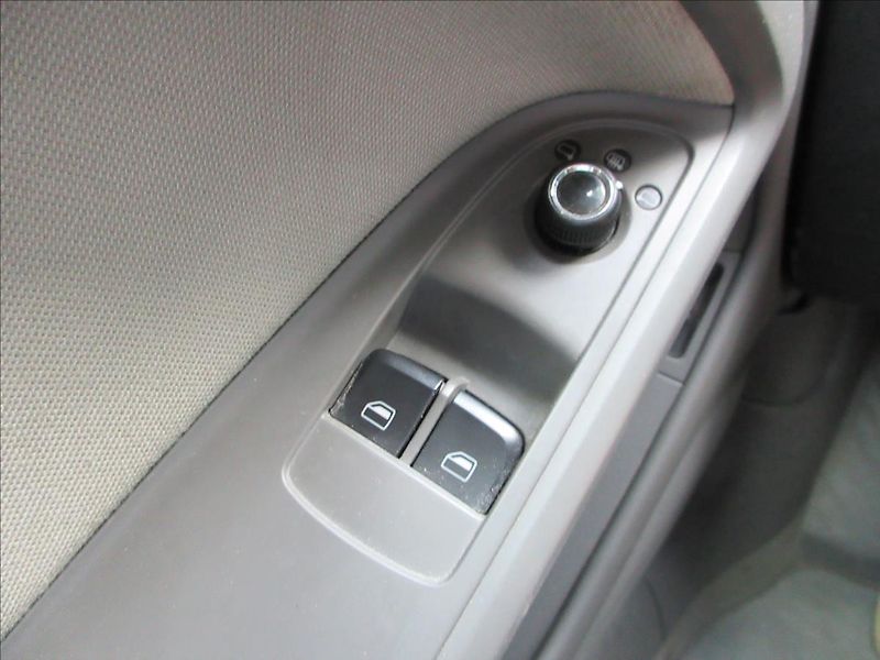 Audi A5 1,8 TFSi 125Kw, Xenon, Nové v - fotka 21 z 23