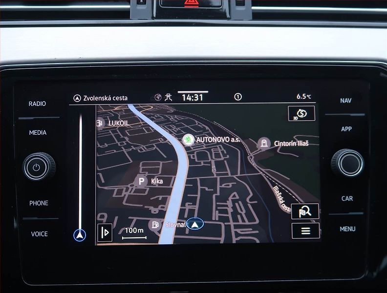Volkswagen Passat (2021) 2.0 TDI, Automat, Kůže, Navi - fotka 18 z 20