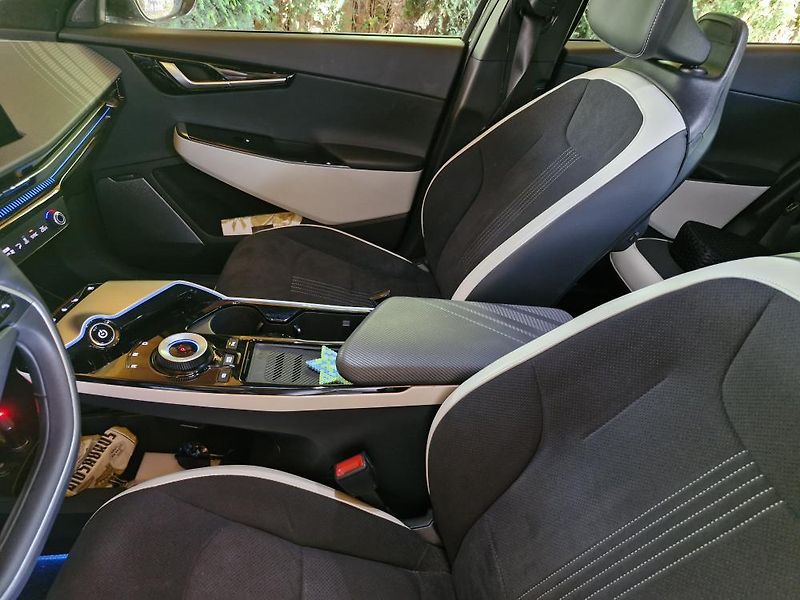 Kia EV6 (2023) plná výbava, nevyužité - fotka 5 z 7