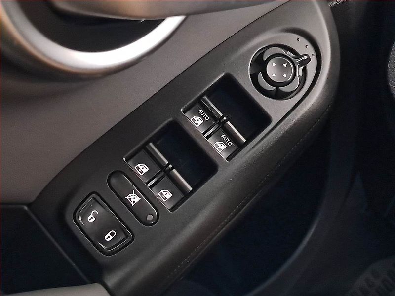 Fiat 500X (2016) 1.6 MultiJet, ČR,1.maj - fotka 16 z 17