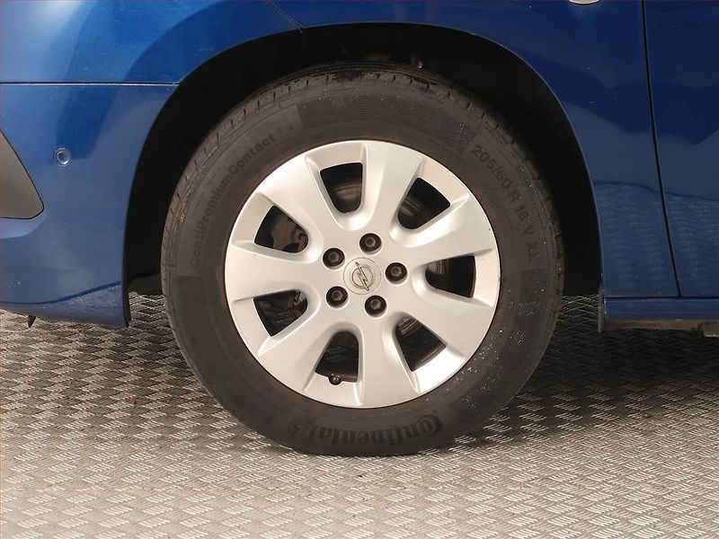 Opel Combo (2019) 1.2 Turbo, 5Míst, SR - fotka 14 z 17