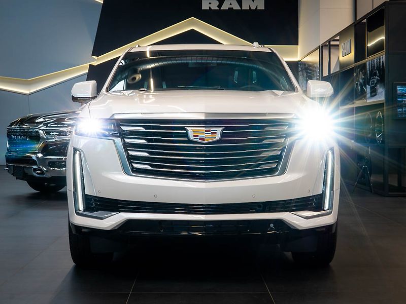 Cadillac Escalade (2024) 6.2 Premium Luxury Platinum - fotka 13 z 50