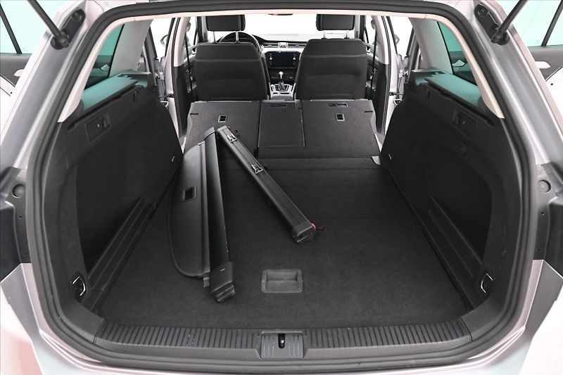 Volkswagen Passat 2,0 TDI 110kW DSG Business Zár - fotka 11 z 32
