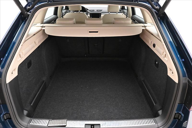 Škoda Superb 2,0 TDI 110kW DSG Style Záruka - fotka 10 z 33