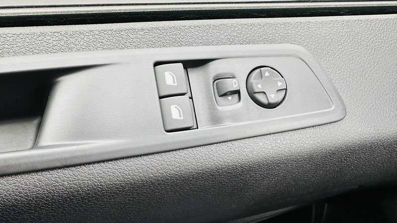 Opel Vivaro Van L1H1 (M) 2.0CDTi MT6 106kW - fotka 20 z 24