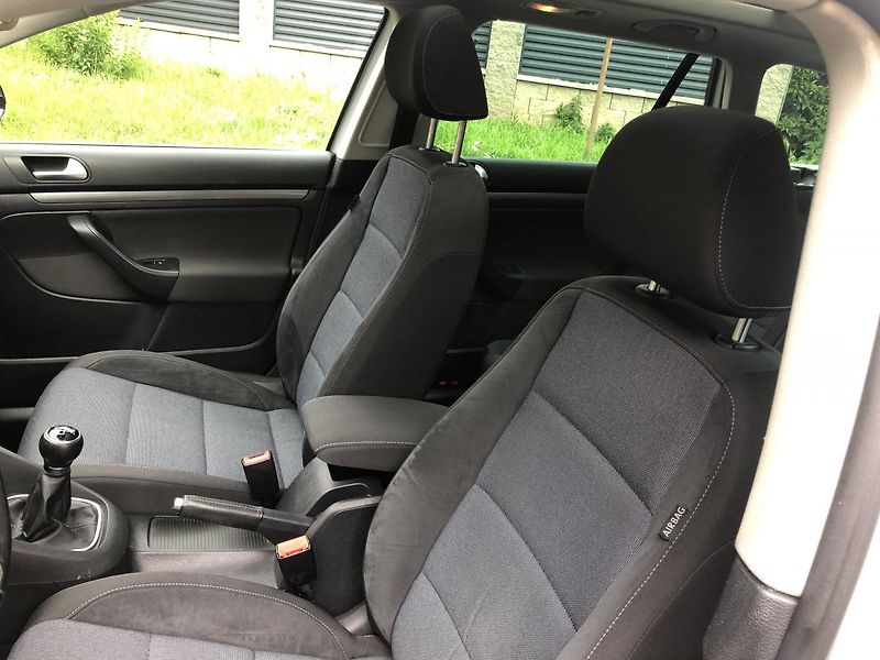 Volkswagen Golf Variant (2011) 2,0TDi STYLE nez. rezervace - fotka 29 z 68