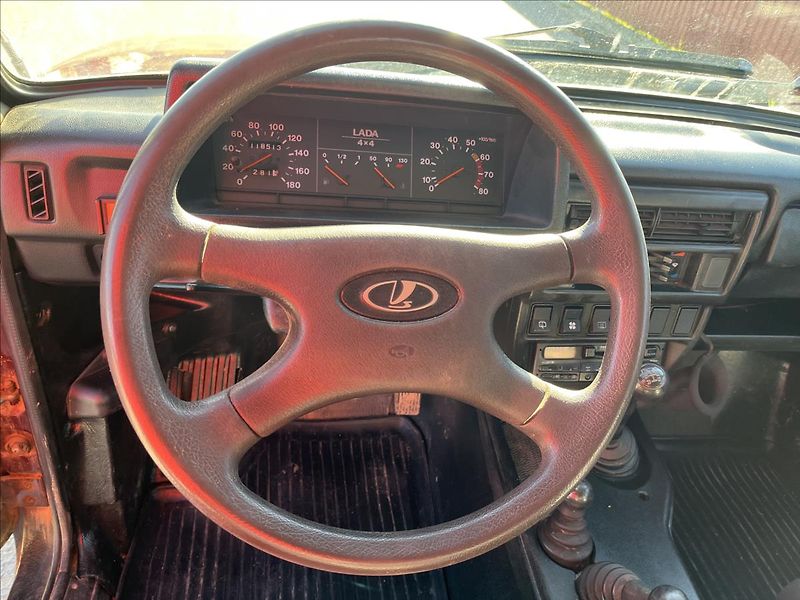 Lada Niva 1,7 i PRAKTIK 2MÍSTA 4x4 TAŽNÉ - fotka 13 z 30