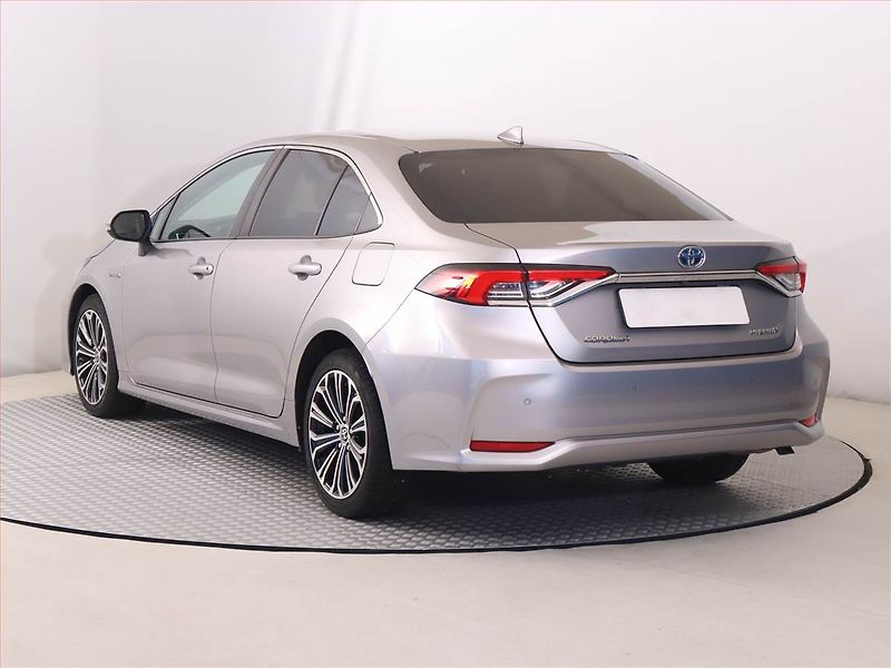 Toyota Corolla (2022) Comfort 1.8 Hybrid, Automat - fotka 4 z 21