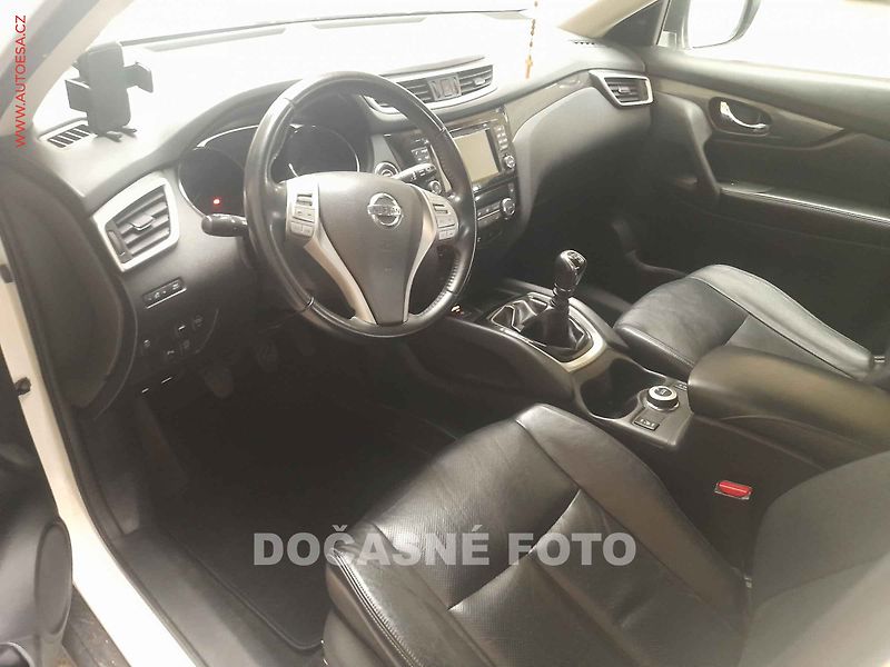 Nissan X-Trail (2015) 1.6dCi 4x4 - fotka 3 z 3