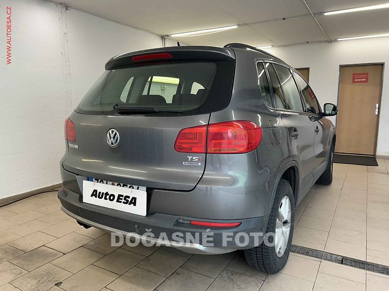 Volkswagen Tiguan (2013) 1.4 TSi, 1.maj, servis.kniha - fotka 2 z 3