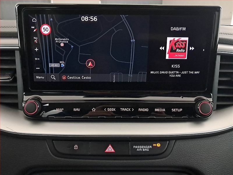 Kia Ceed (2023) Exclusive 1.5 T-GDI, ČR,1.maj - fotka 13 z 18