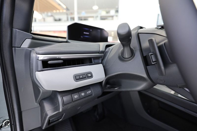 Toyota C-HR EXECUTIVE VIP světlý interiér - fotka 19 z 19