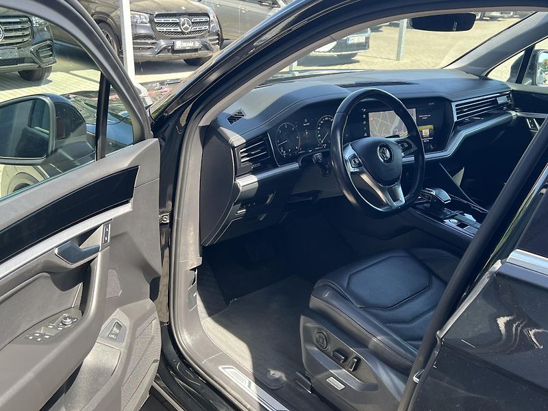Volkswagen Touareg (2019) 3.0TDi*210kW*4x4*Servis*Tažné - fotka 9 z 41