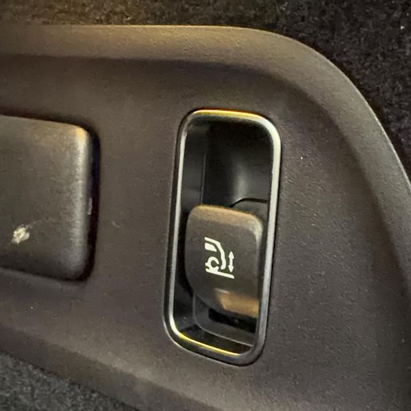 Mercedes-Benz GLE (2026) 53 AMG - fotka 34 z 36
