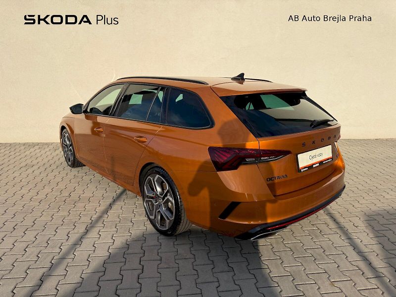 Škoda Octavia (2022) Combi RS 2,0 TSI 180 kW 7-stup - fotka 7 z 27