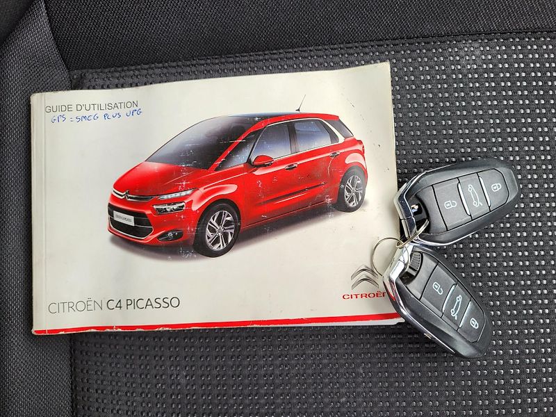 Citroën Grand C4 Picasso 2.0 eHDi autom EXCLUSIVE 7míst - fotka 46 z 48