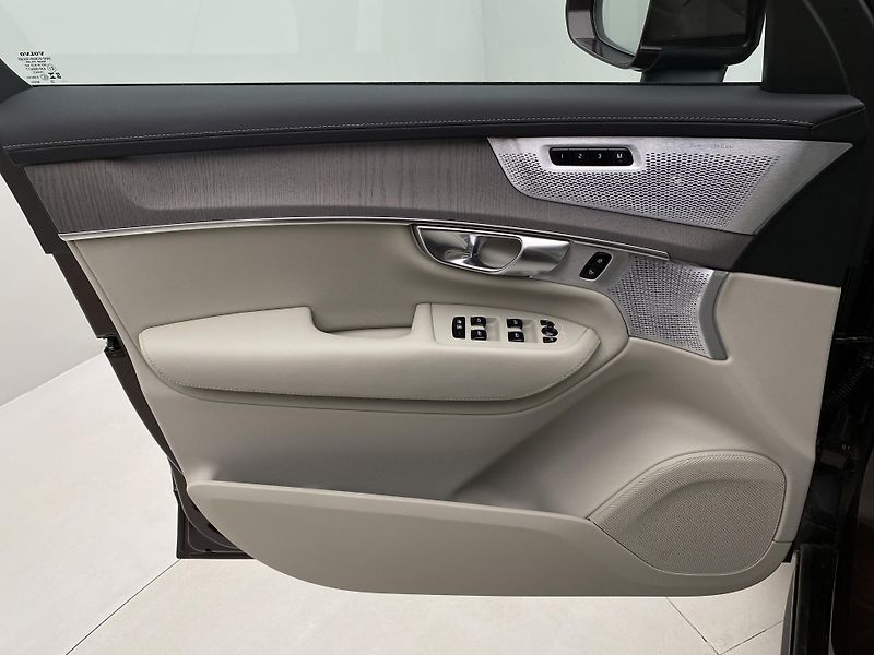 Volvo XC90 T8 AWD RECHARGE BRIGHT PLUS 7m - fotka 7 z 69
