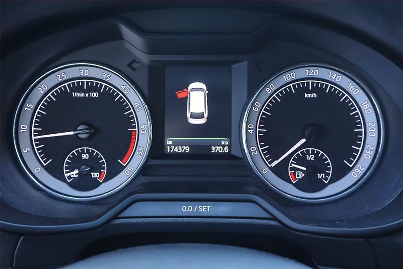 Škoda Octavia (2017) Scout 2.0 TDI, 4X4, Automat - fotka 11 z 27