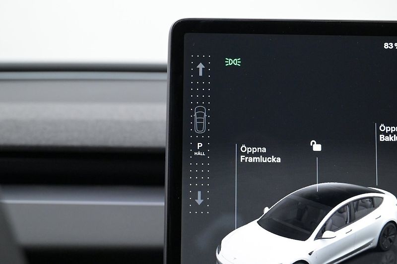 Tesla Model 3 long Range AWD Highland - fotka 17 z 23