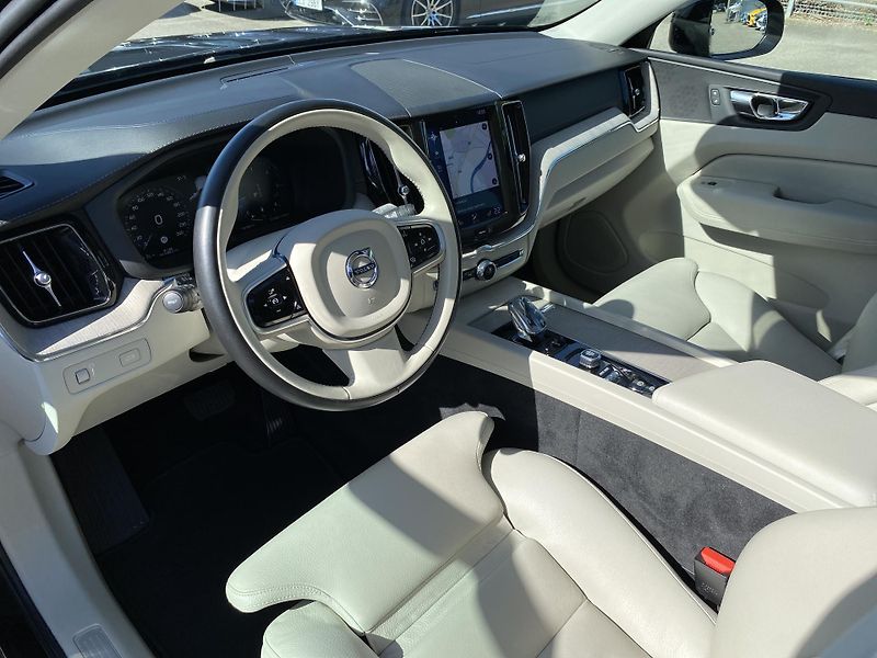 Volvo XC60 - fotka 12 z 27