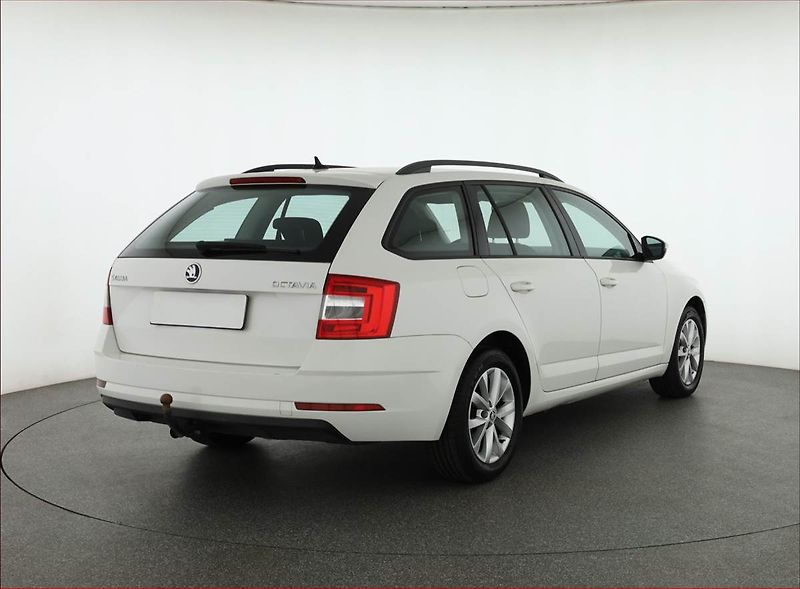 Škoda Octavia (2019) 1.6 TDI, Serv.kniha, Tempomat - fotka 5 z 15