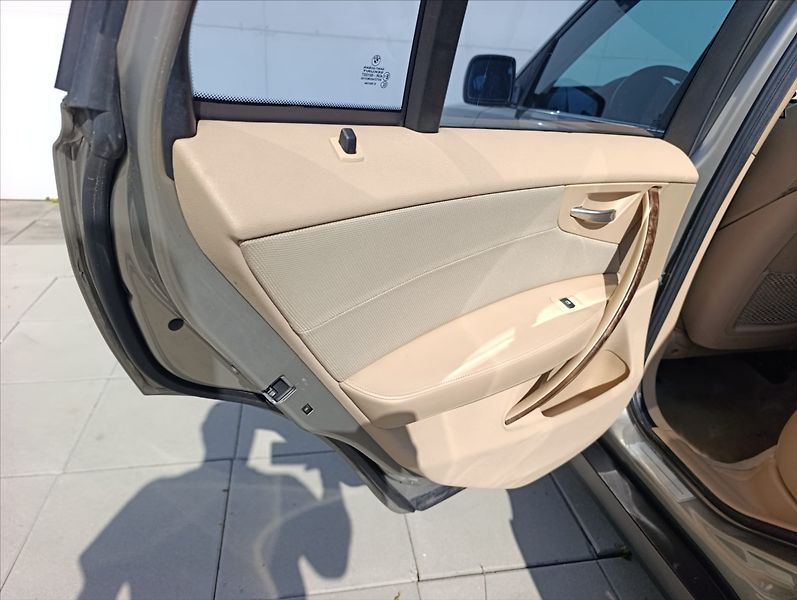 BMW X3 3,0 d aut 4x4 Kůže 1majitel ČR - fotka 21 z 36
