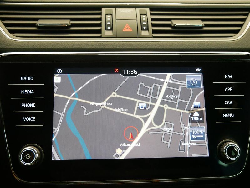 Škoda Superb - fotka 20 z 25