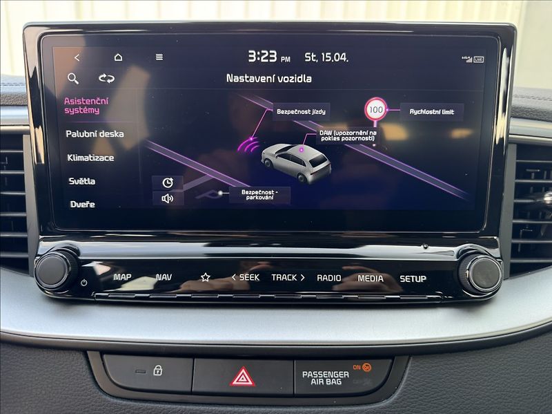 Kia Ceed 1,5 T-GDi Spin DPH 1.maj ČR - fotka 38 z 50