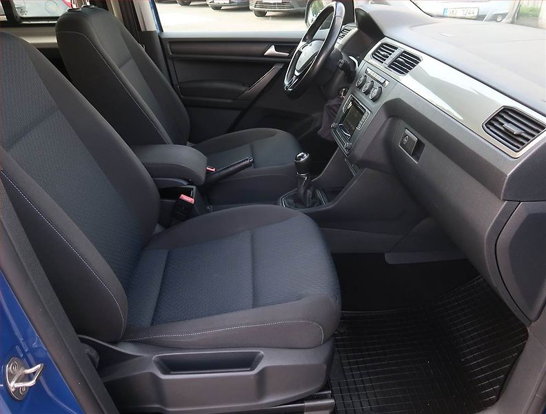 Volkswagen Caddy (2016) 2.0 TDI, 5Míst, ČR - fotka 9 z 18