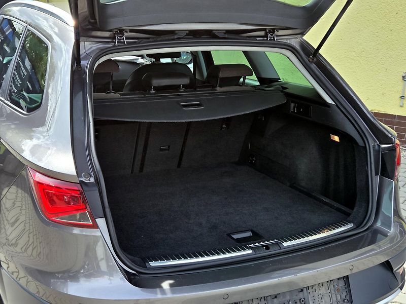 Seat Leon 2,0TDi xPERIENCE 4drive ROZVOD - fotka 15 z 51